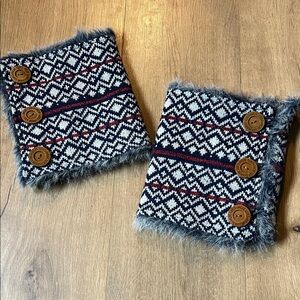 Muk Luks Blue and White Knit Boot Cuffs